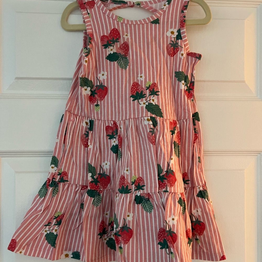 Bundle of 7 Kids Dress. Sizes 4t and 4/5.see photos for individual sizes.